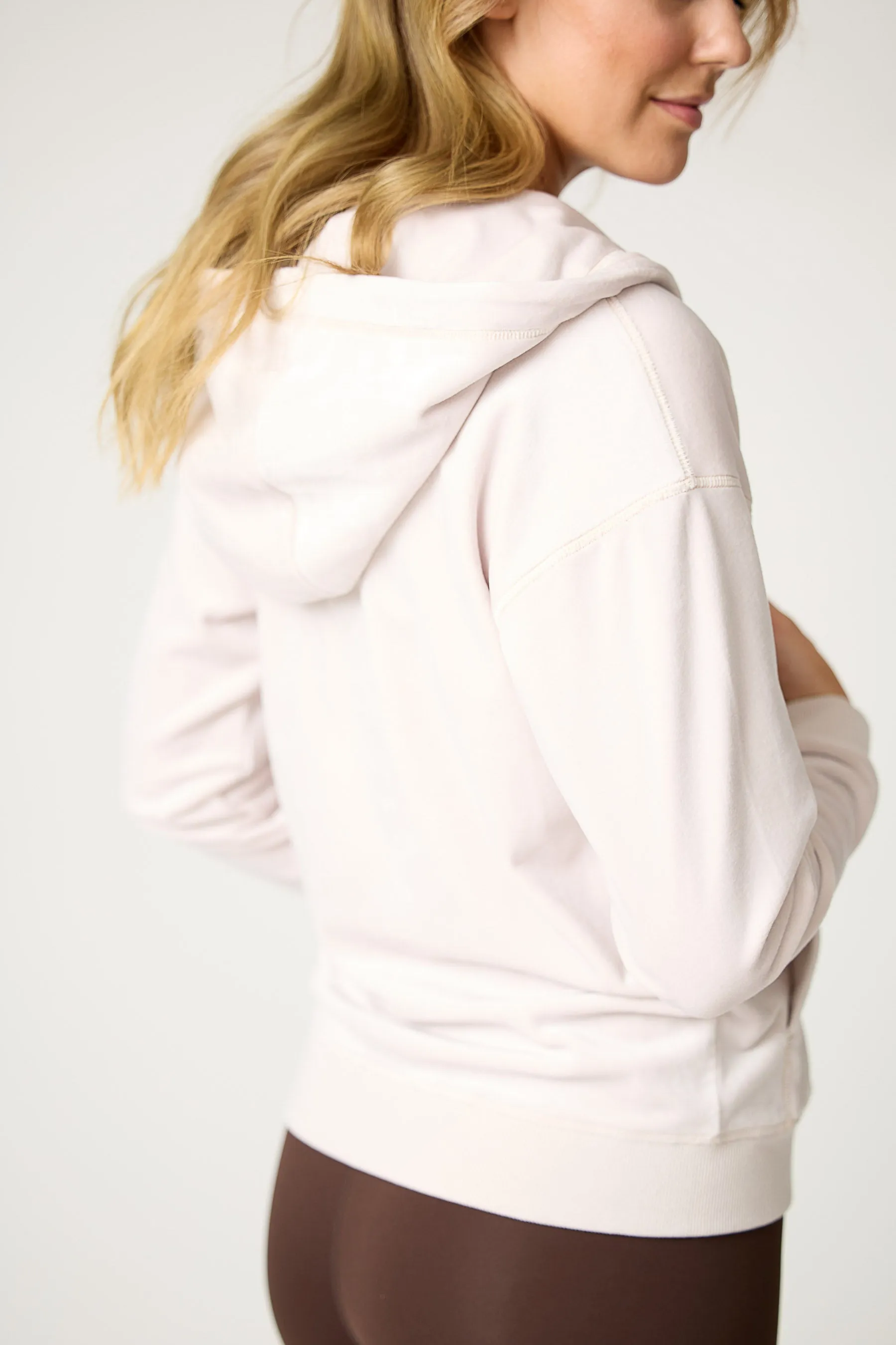 Luster Hoodie in oat milk